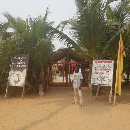 Hotel Jah Mighty Love Land Winneba Exterior foto